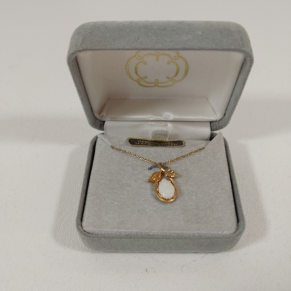 NEW Vintage Princess Pride Genuine Opal 14K Gold Filled Pendant Necklace 18"